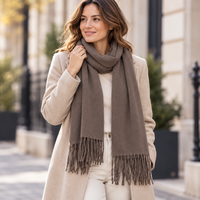 Dames sjaal met franjes &ndash; 180 &times; 55 cm &ndash; taupe