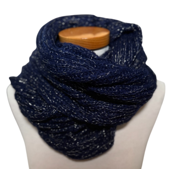 Dames colsjaal gebreid blauw met glitterdraad &ndash; warme, zachte wintersjaal met subtiele sparkle