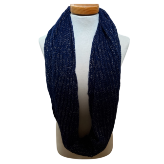 Dames colsjaal gebreid blauw met glitterdraad &ndash; warme, zachte wintersjaal met subtiele sparkle