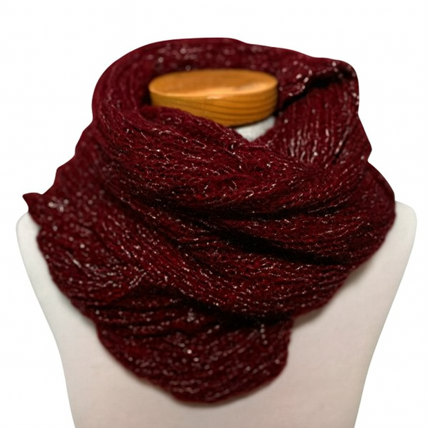 Dames colsjaal gebreid rood met glitterdraad &ndash; warme, zachte wintersjaal met subtiele sparkle